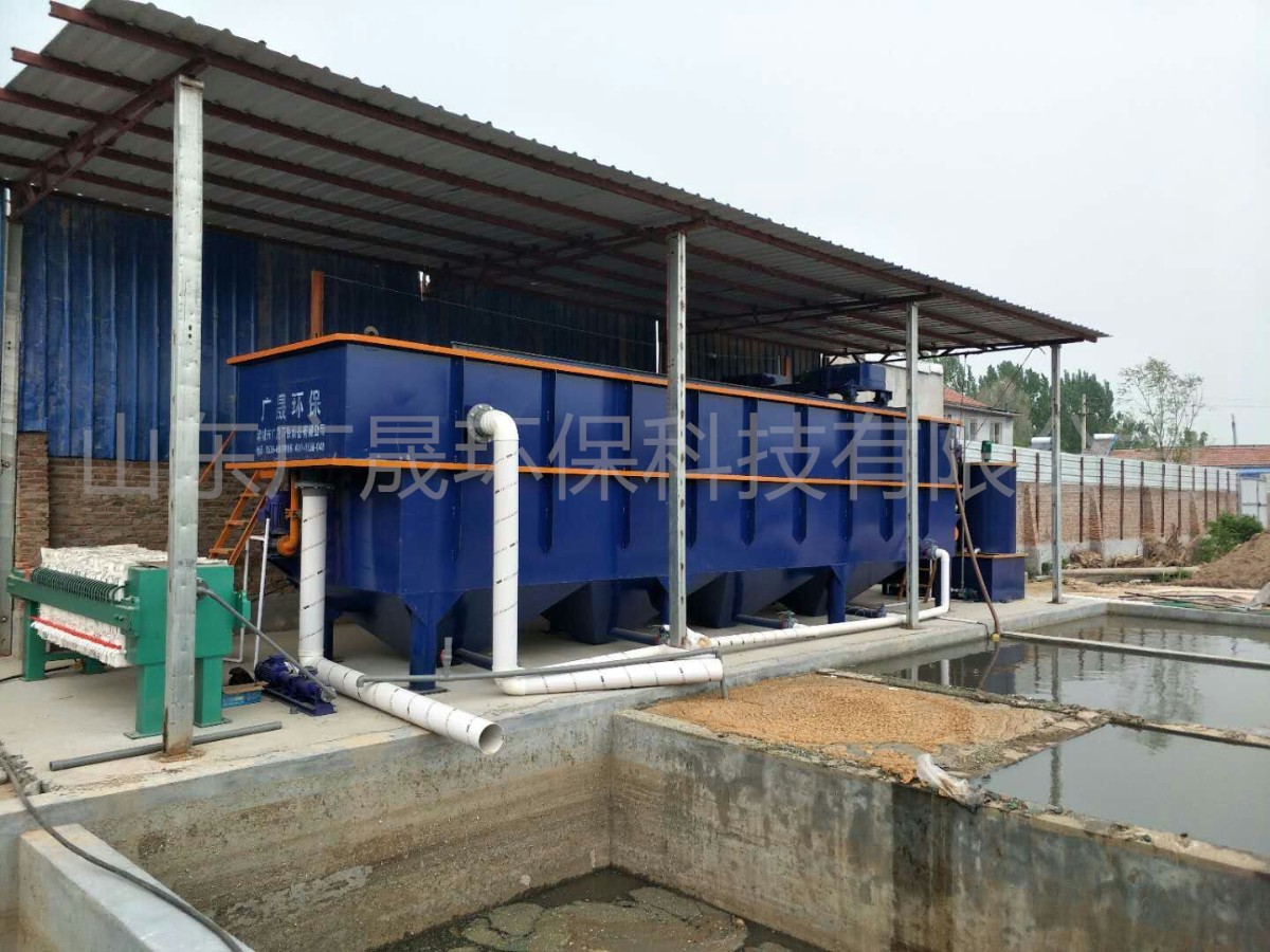 藍(lán)色氣浮機(jī)現(xiàn)場  (11).jpg