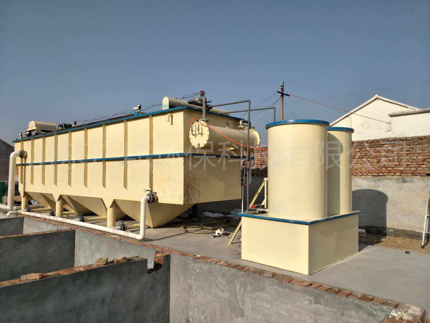 米色氣浮機(jī)現(xiàn)場(chǎng) (1).jpg